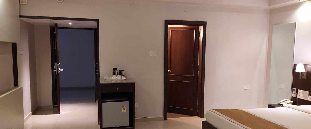 The Curzon Court Hotel Bangalore Eksteriør billede