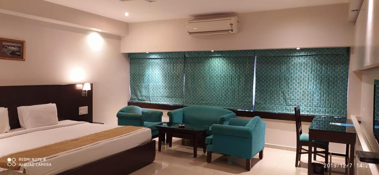 The Curzon Court Hotel Bangalore Eksteriør billede